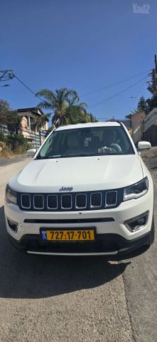 מודעת רכב ג'יפ קומפאס