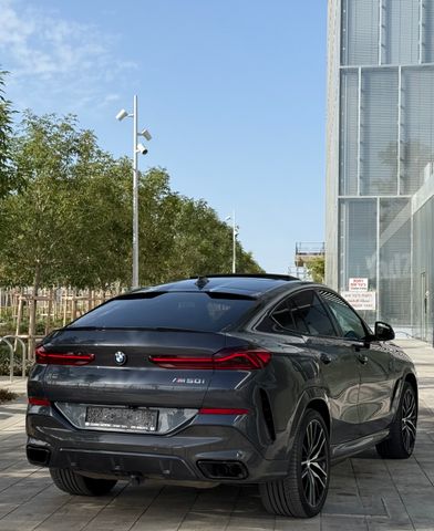 ב מ וו X6