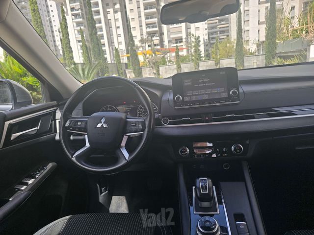 מיצובישי אאוטלנדר