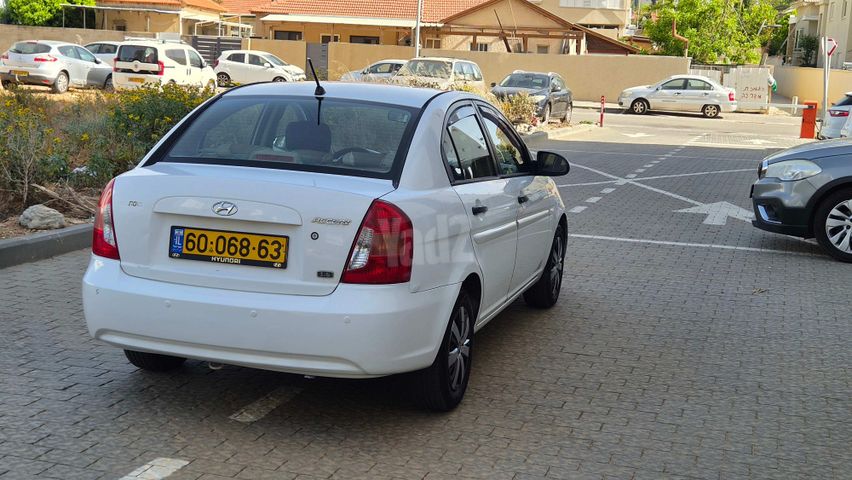 יונדאי אקסנט i25