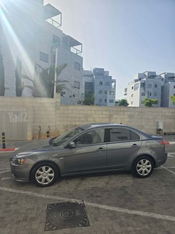 מיצובישי לנסר