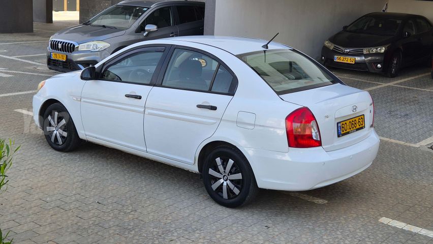 יונדאי אקסנט i25