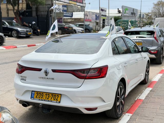 רנו מגאן