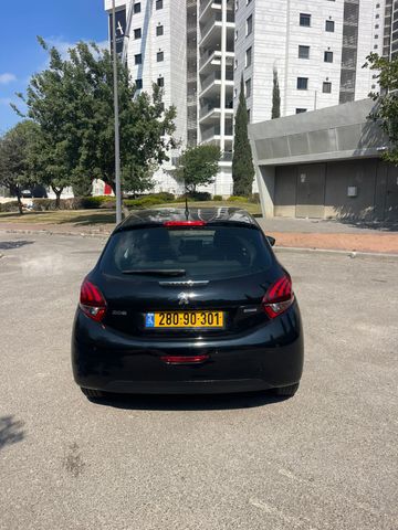פיג'ו 208