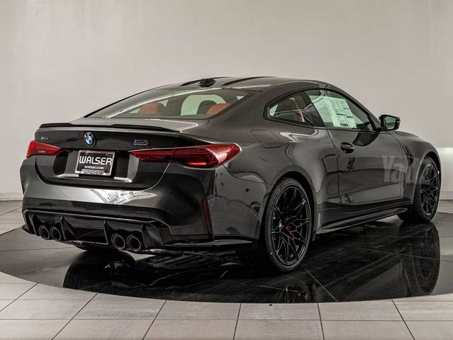 ב מ וו M4