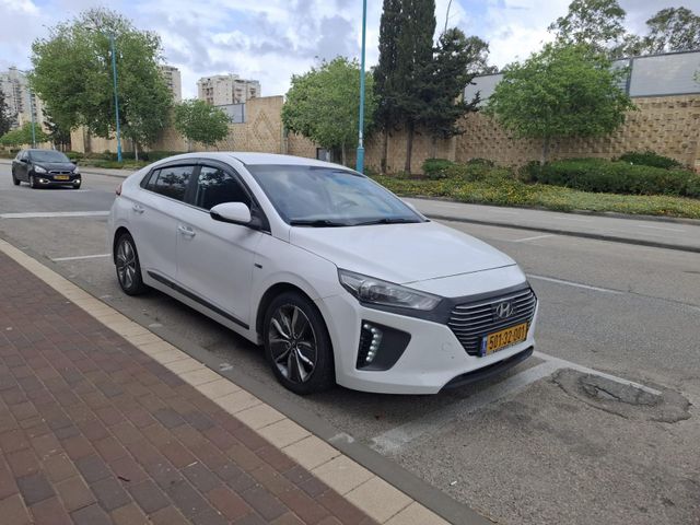 יונדאי איוניק