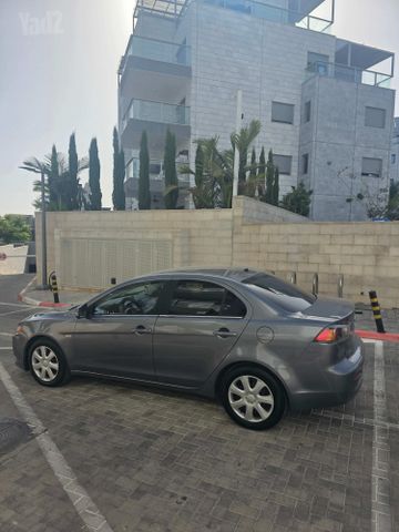 מיצובישי לנסר