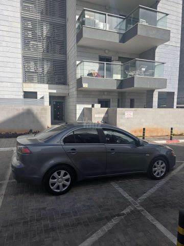 מיצובישי לנסר