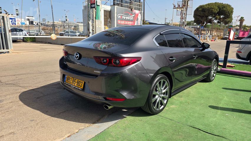 מאזדה 3