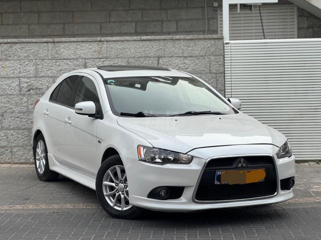 מודעת רכב מיצובישי לנסר