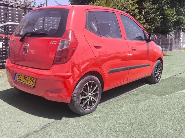 יונדאי i10