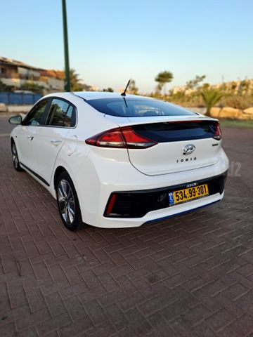 יונדאי איוניק