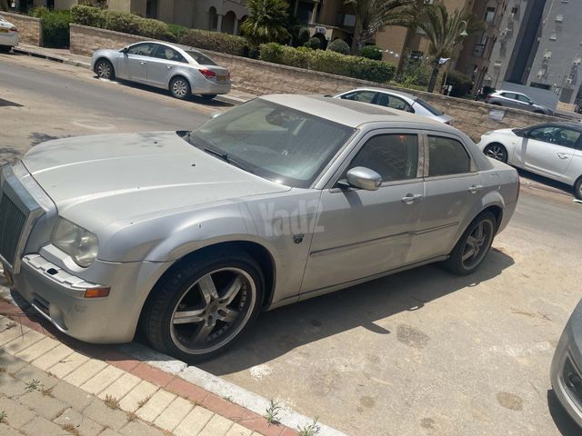 קרייזלר 300