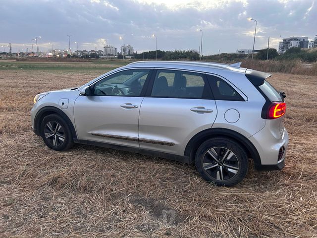 קיה נירו