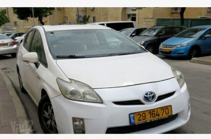מודעת רכב טויוטה פריוס