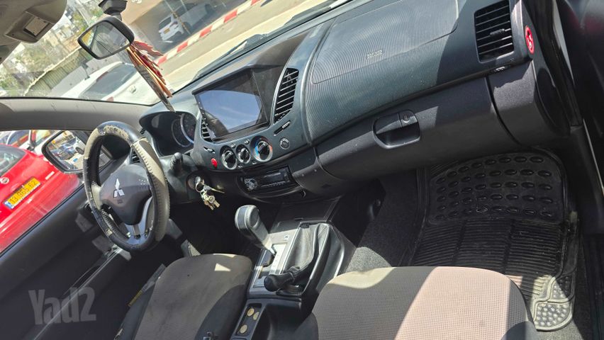 מיצובישי טרייטון / L200