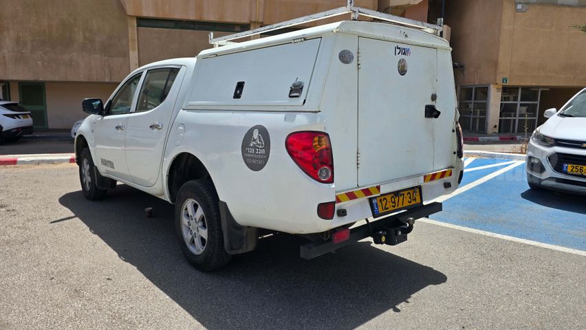 מיצובישי טרייטון / L200