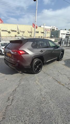 טויוטה RAV4