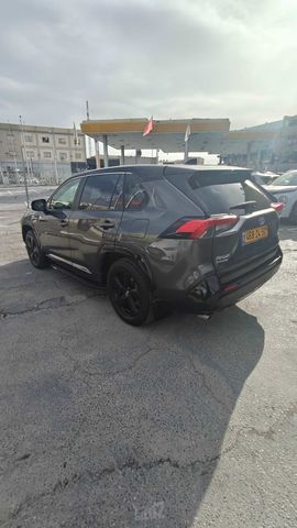 טויוטה RAV4
