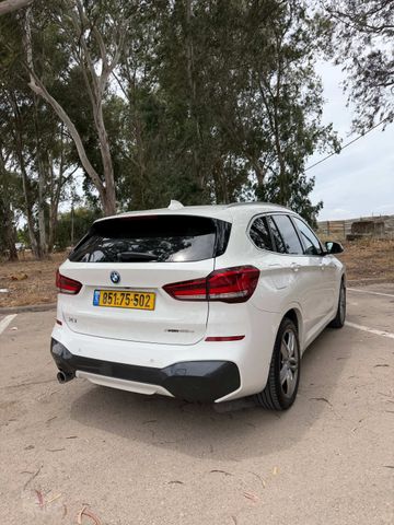ב מ וו X1