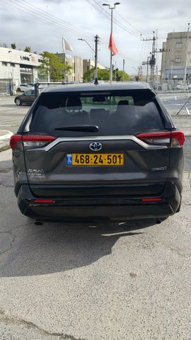 טויוטה RAV4
