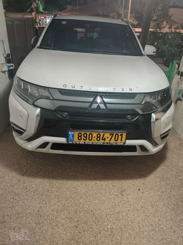מיצובישי אאוטלנדר