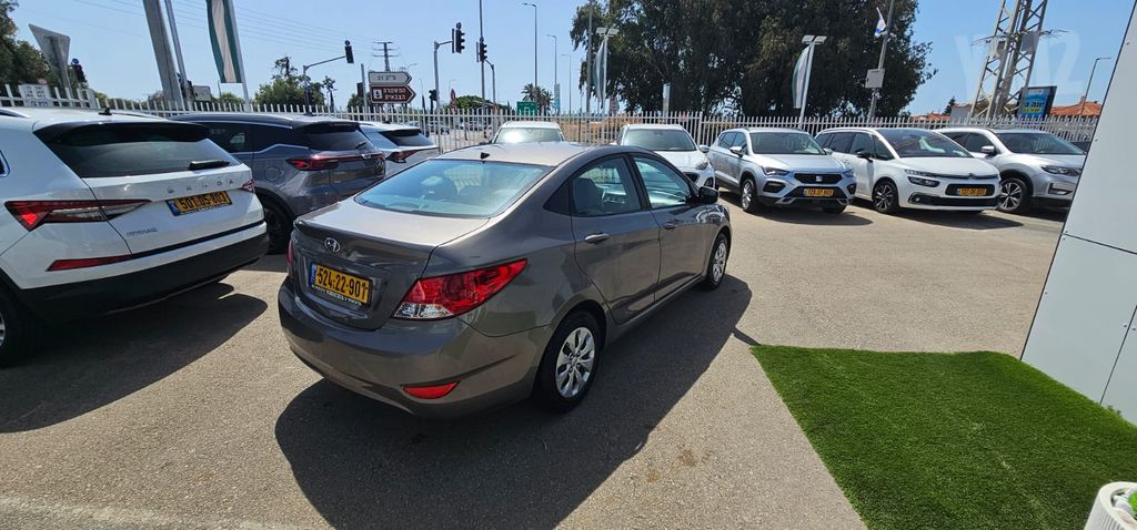 יונדאי אקסנט i25