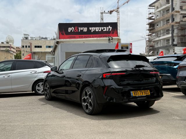 אופל אסטרה