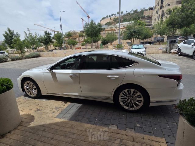 לקסוס LS