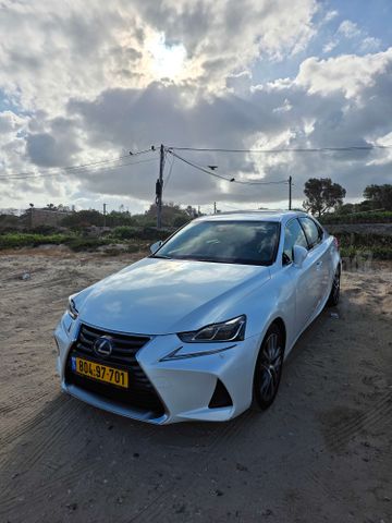 מודעת רכב לקסוס IS