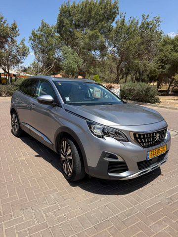 פיג'ו 3008