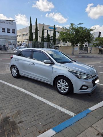 יונדאי i20
