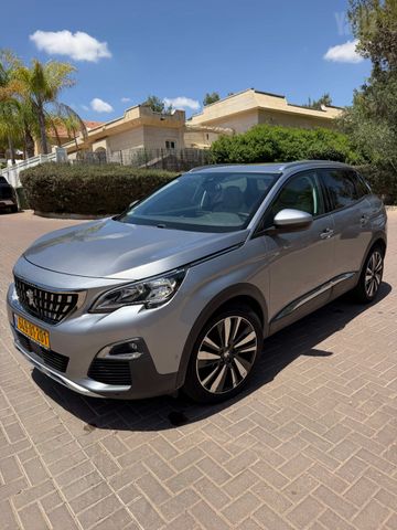 פיג'ו 3008