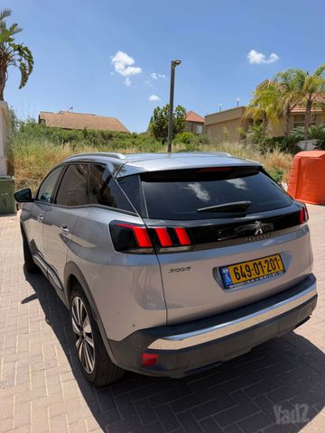 פיג'ו 3008