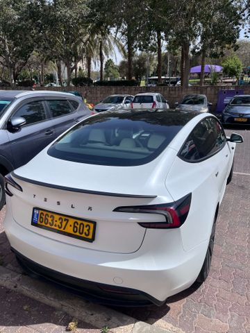 מודעת רכב טסלה מודל 3