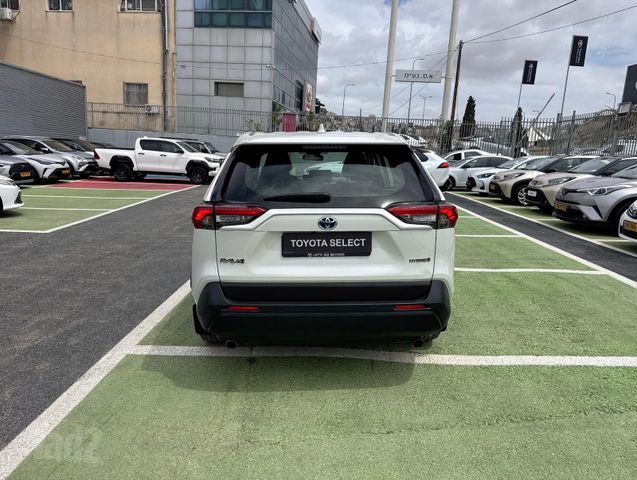 טויוטה RAV4