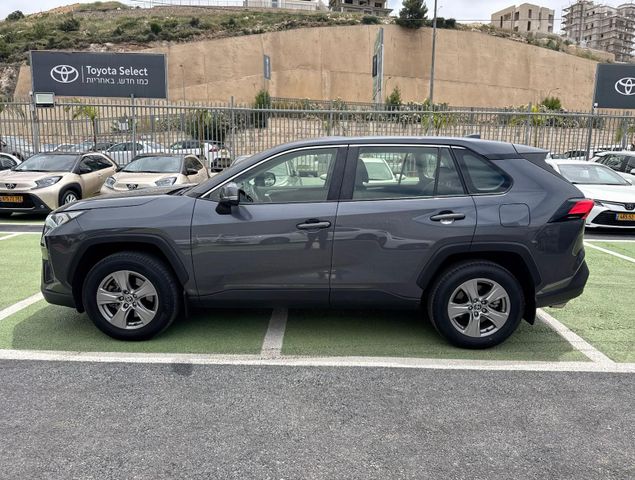 טויוטה RAV4