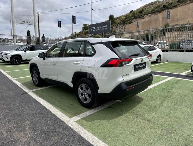 טויוטה RAV4