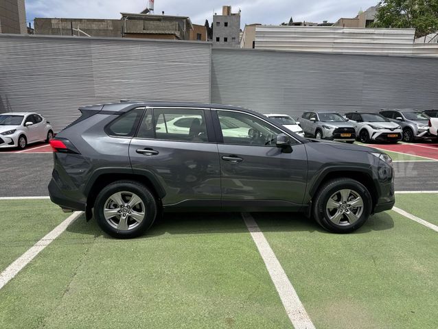 טויוטה RAV4