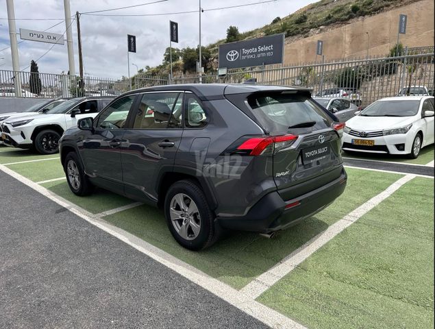 טויוטה RAV4