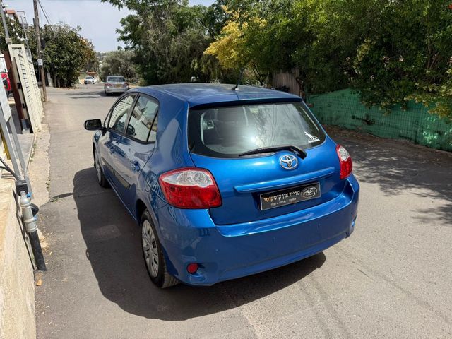 טויוטה אוריס