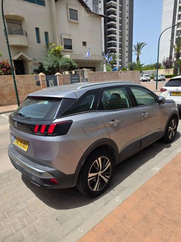 פיג'ו 3008