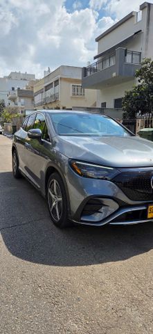 מרצדס-בנץ EQE SUV