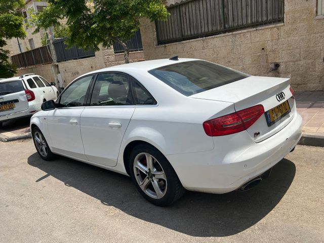 אאודי A4