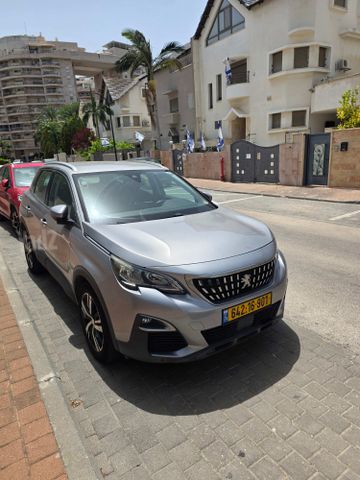 פיג'ו 3008