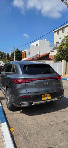 מרצדס-בנץ EQE SUV