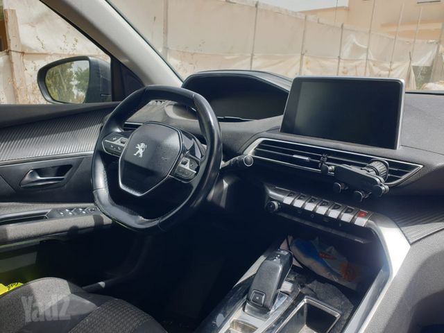 פיג'ו 5008
