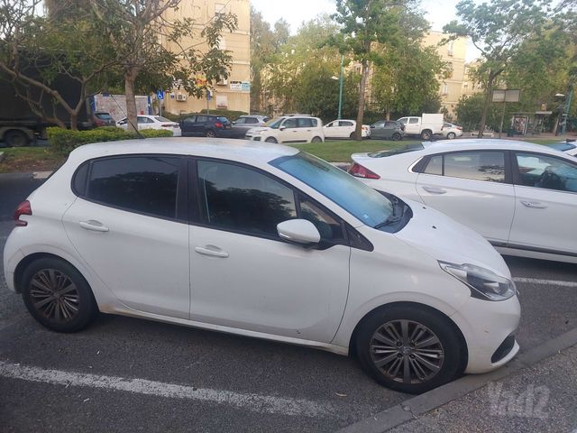 מודעת רכב פיג'ו 208