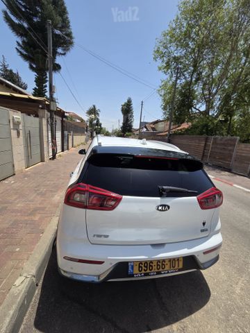קיה נירו