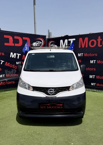 ניסאן NV200